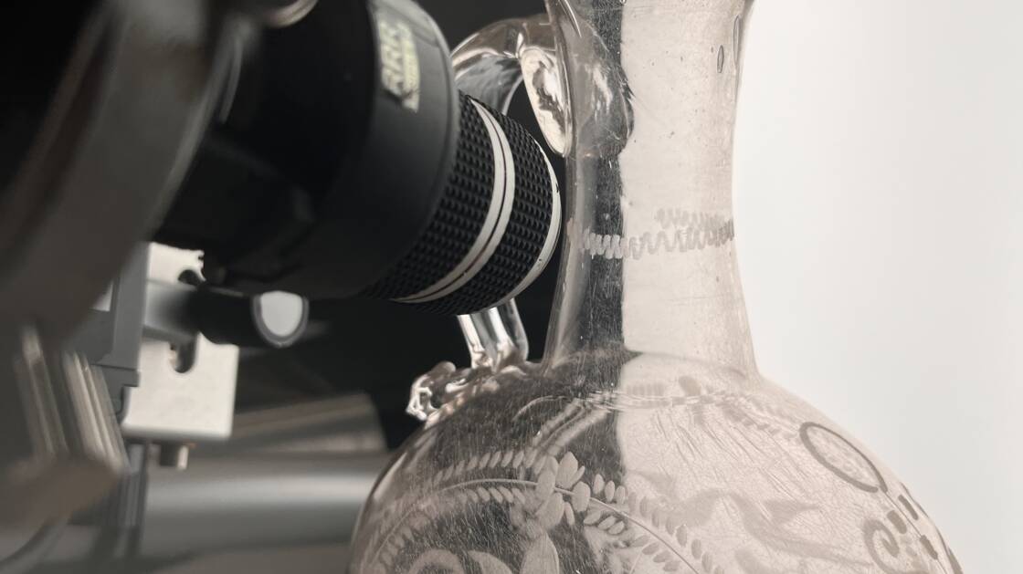 Glass object AG1078 investigated using digital microscopy (Keyence VHX 6000)