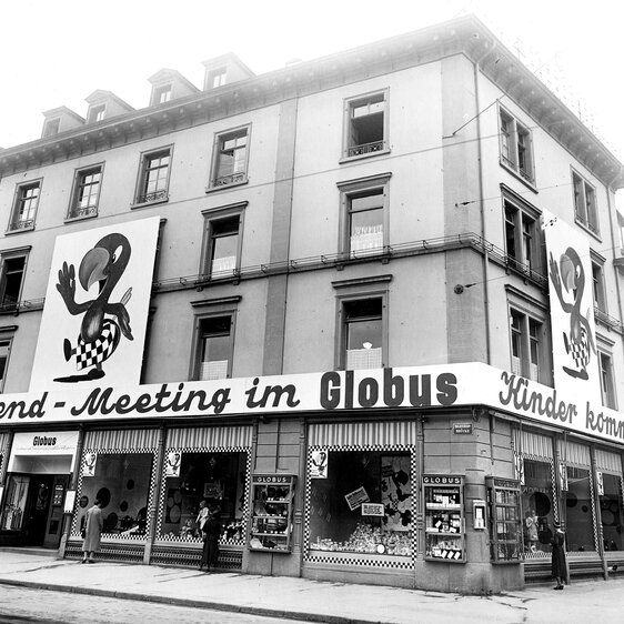 A Globi club.
