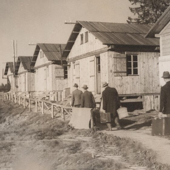 In den Internierungslagern der Schweiz entstand Ende November 1944 eine Zeitung von Flüchtlingen für Flüchtlinge.