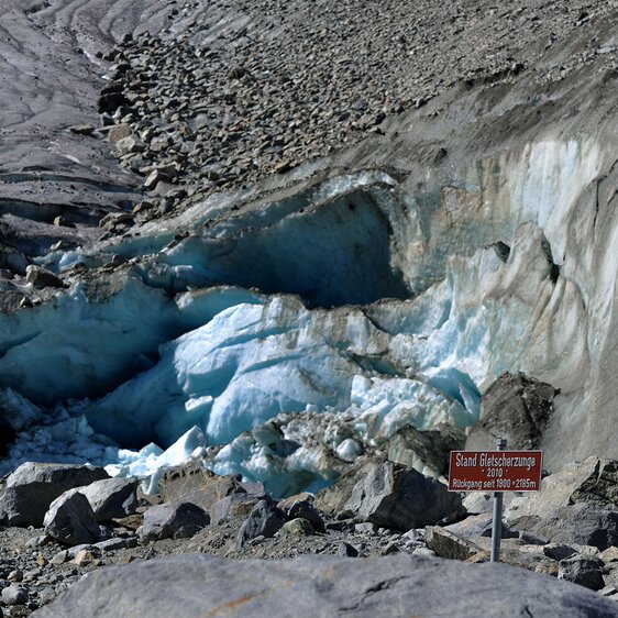 The Morteratsch Glacier tongue receded by 2,185 m from 1900 to 2010. It has since almost entirely disappeared.