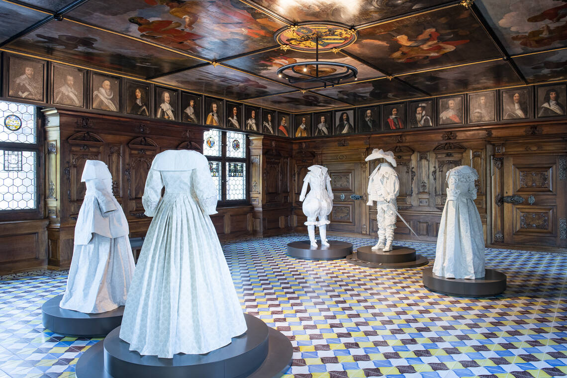 Originaler Saal mit Gemälden von 1667 aus dem Haus zum «Langen Stadelhof» in Zürich.  | © Schweizerisches Nationalmuseum