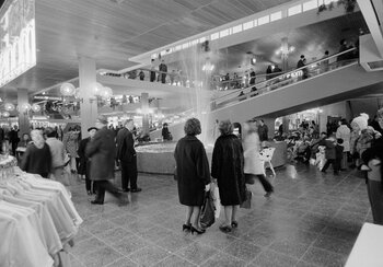 All-round service | © © ETH-Bibliothek Zürich, Image Archive, Com_L19-0125-0004-0005