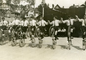 Group Parade, 1930 | © © Swiss Social Archives