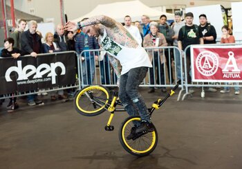 Vélo acrobatique de nos jours | © © Frank Schwichtenberg, 2017