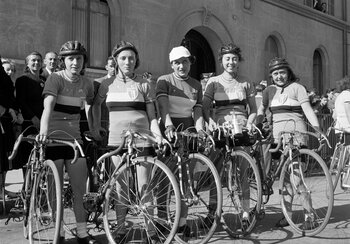 Women’s cycle race in Geneva, 1950 | © © Swiss National Museum