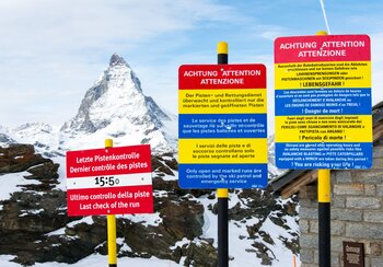 Achtung – Attention - Attenzione | © © WiPhotoHunter / Shutterstock