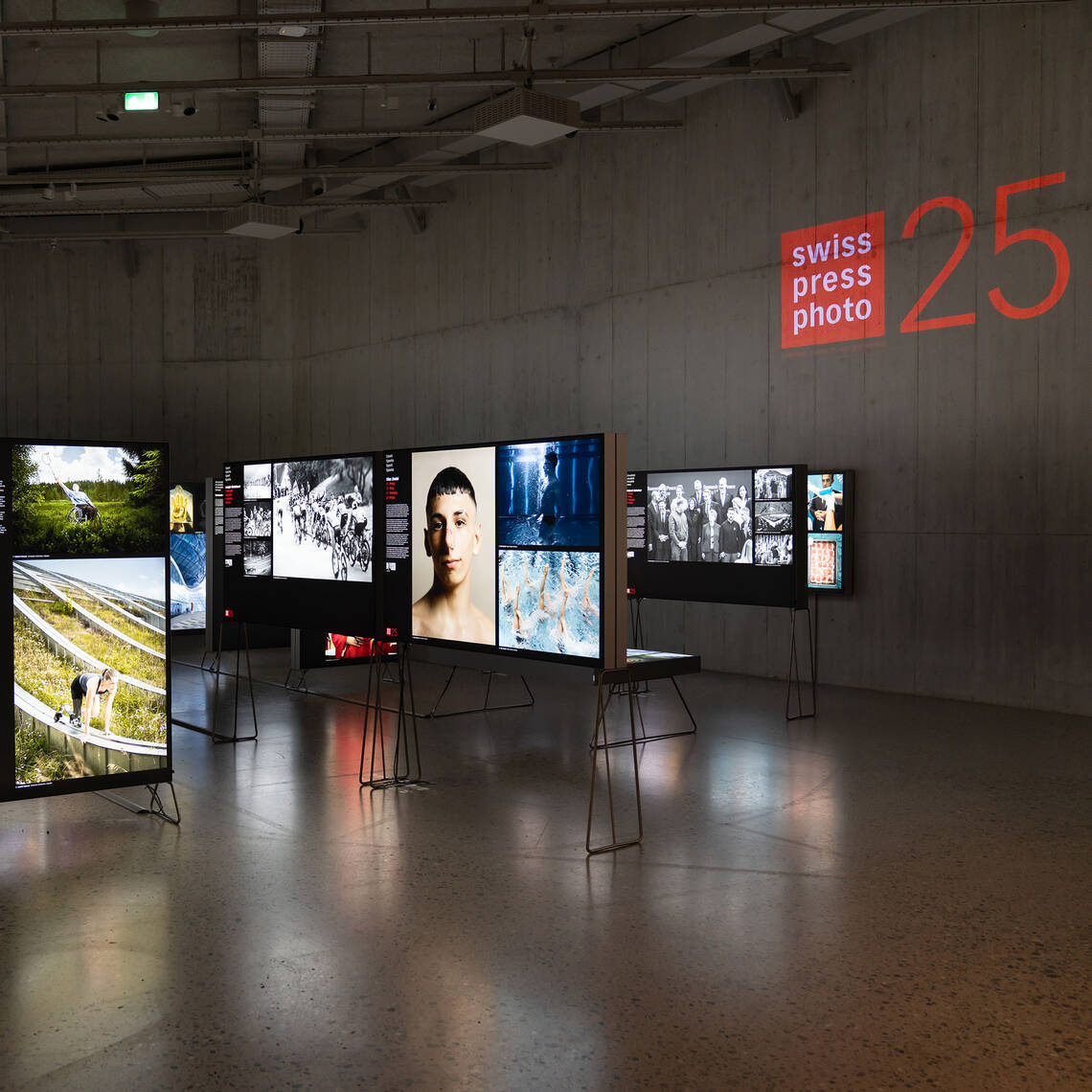 Symbolic image of the exhibition  «Swiss Press Photo 26» | © Swiss National Museum