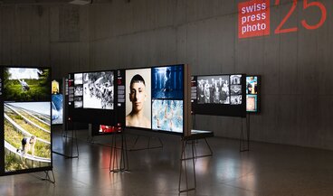 Symbolic image of the exhibition  «Swiss Press Photo 26» | © Swiss National Museum