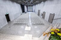 Immagine dei posti a sedere del Seminario verso le scale dell'Auditorium Willy G. S. Hirzel