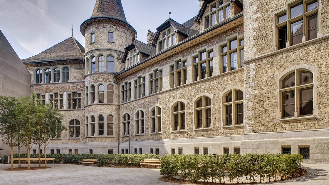 Garden courtyard image