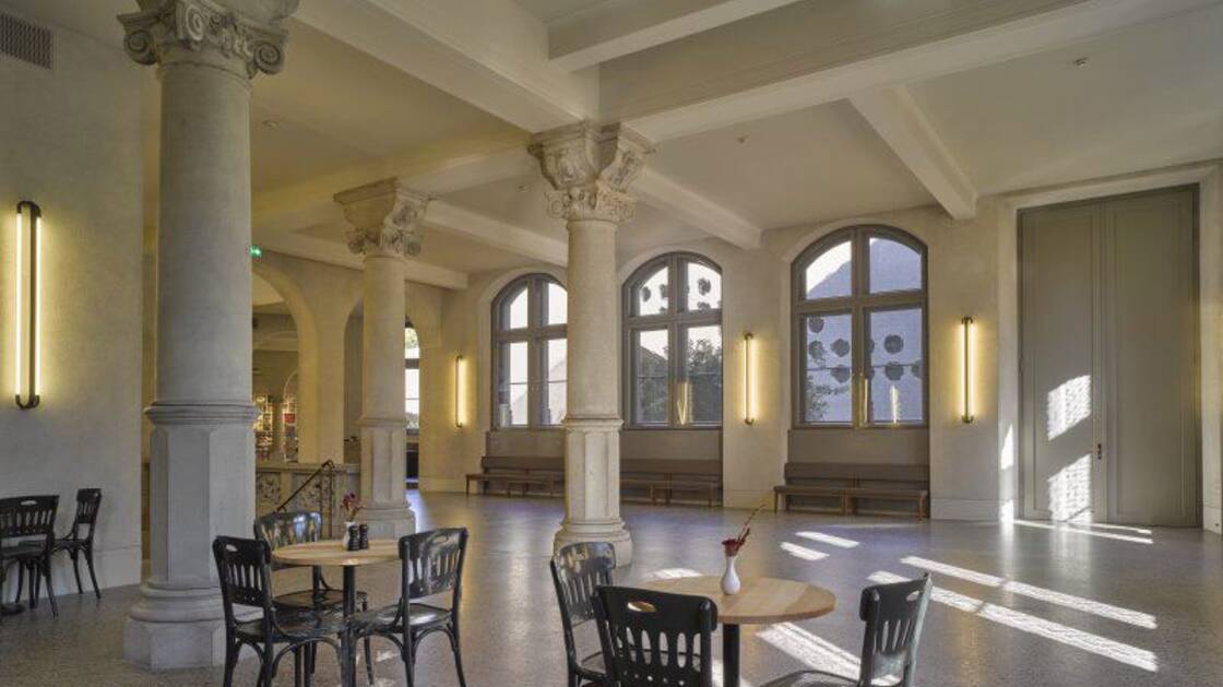 Picture Bistro and museum courtyard with view of garden courtyard