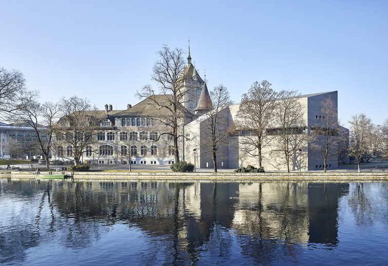 Das Landesmuseum, Blick von der Limmatseite