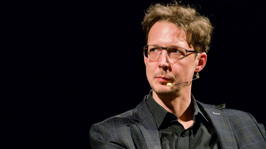 Monika Bütler und Michael Herrmann bei einem Gespräch im Landesmuseum