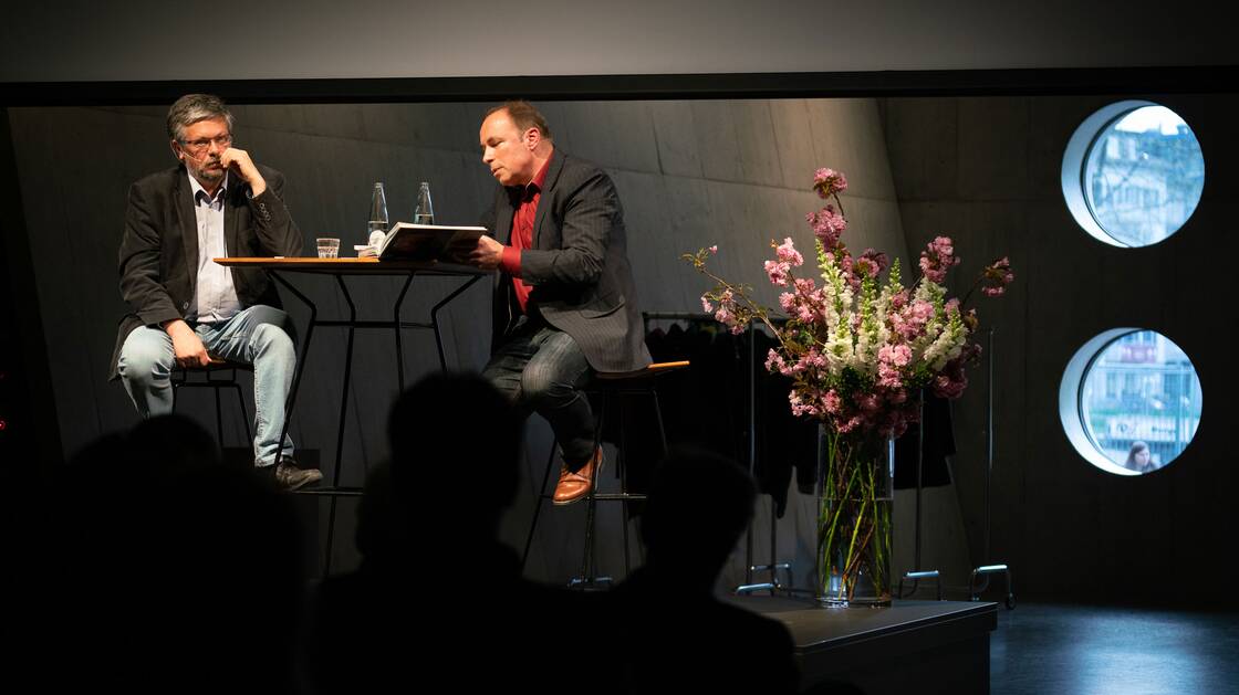 The writer Mikhail Shishkin during a talk at the Landesmuseum