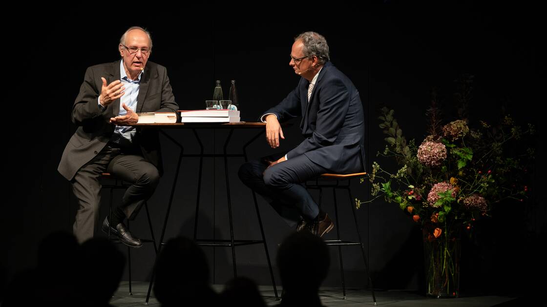 Der Historiker Bernd Roek bei einem Gespräch im Landesmuseum