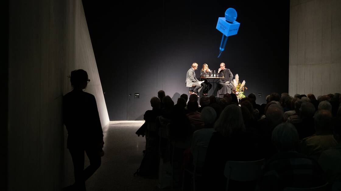 Urban Federer und Barbara Schmid-Federer bei einem Gespräch im Landesmuseum