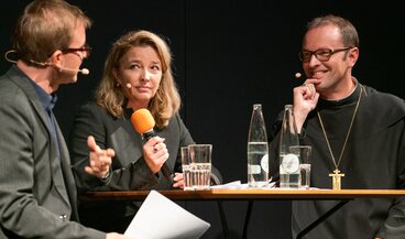 Urban Federer und Barbara Schmid-Federer bei einem Gespräch im Landesmuseum