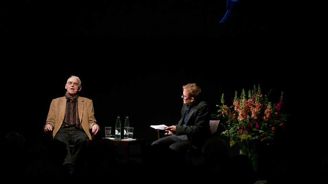 Helmut Hubacher during a talk at the Landesmuseum