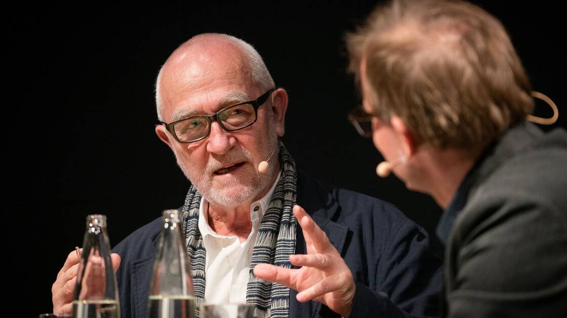 Peter Zumthor bei einem Gespräch im Landesmuseum