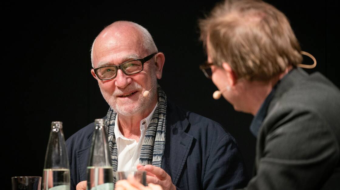 Peter Zumthor bei einem Gespräch im Landesmuseum