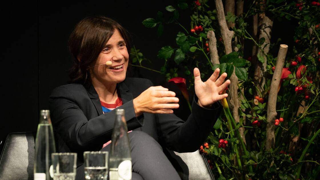 Benedicte Savoy bei einem Gespräch im Landesmuseum