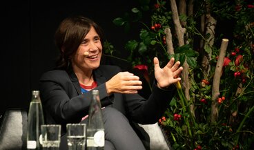 Benedicte Savoy bei einem Gespräch im Landesmuseum
