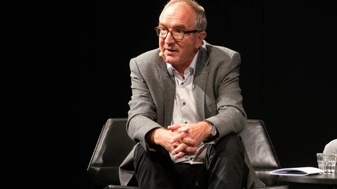 Ueli Mäder und Niklaus Oberholzer bei einem Gespräch im Landesmuseum