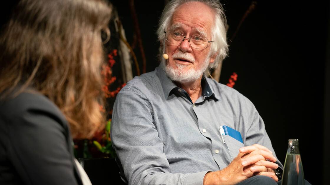 Jacques Dubouchet bei einem Gespräch im Landesmuseum