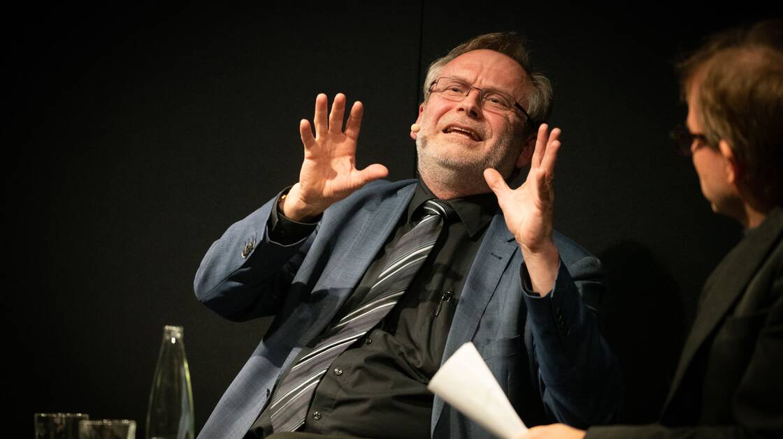 Felix Gmür und Christoph Sigrist bei einem Gespräch im Landesmuseum
