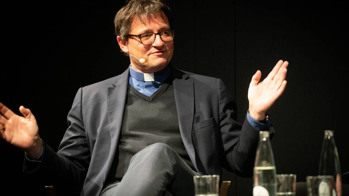 Felix Gmür und Christoph Sigrist bei einem Gespräch im Landesmuseum