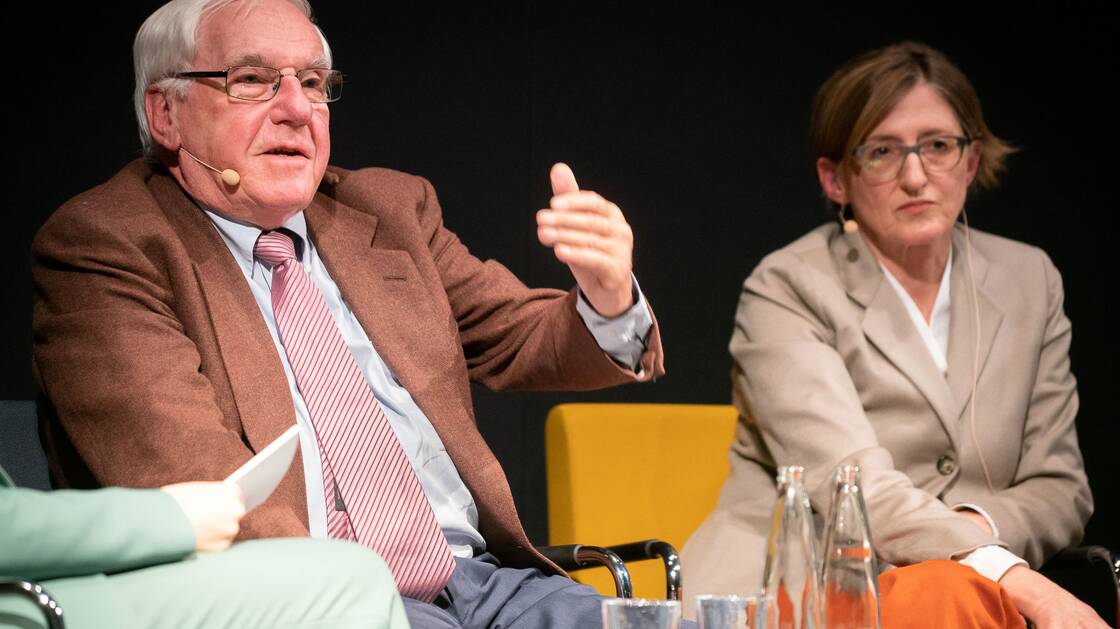 Ruhe vor dem Sturm? Gratisgeld und seine Folgen für die Gesellschaft | mit Monika Bütler, Andréa Maechler und Kurt Schiltknecht  | © Schweizerisches Nationalmuseum