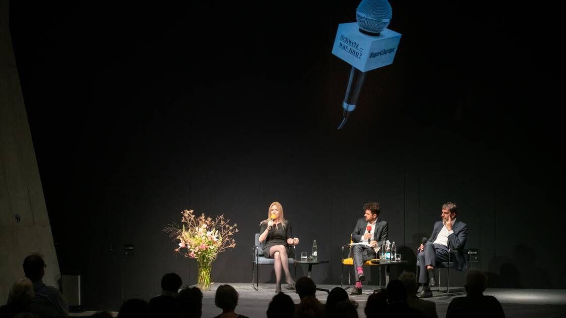 Werden wir ärmer? Eine globale Steuerrevolution bahnt sich an. | Professor Aymo Brunetti und Rechtsprofessorin Andrea Opel | © Schweizerisches Nationalmuseum