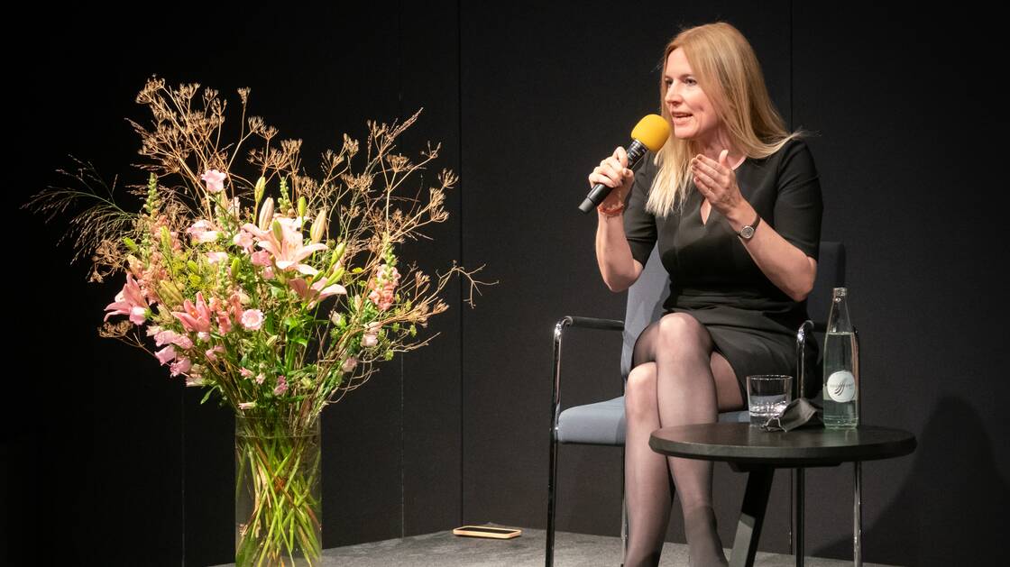 Werden wir ärmer? Eine globale Steuerrevolution bahnt sich an. | Professor Aymo Brunetti und Rechtsprofessorin Andrea Opel | © Schweizerisches Nationalmuseum