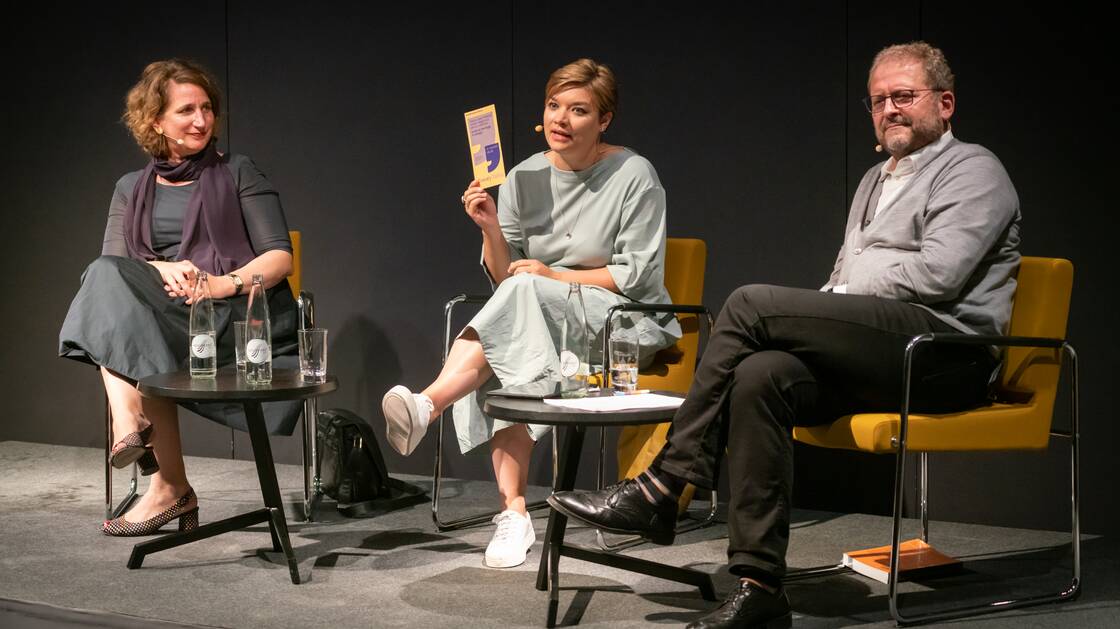 Das Verstummen der Holocaust-Überlebenden | Mirjam Wenzel, Literaturwissenschaftlerin und Direktorin des Jüdischen Museum Frankfurt und Emile Schrijver, Hebraist und Direktor des Jewish Historical Museum in Amsterdam.  | © Schweizerisches Nationalmuseum