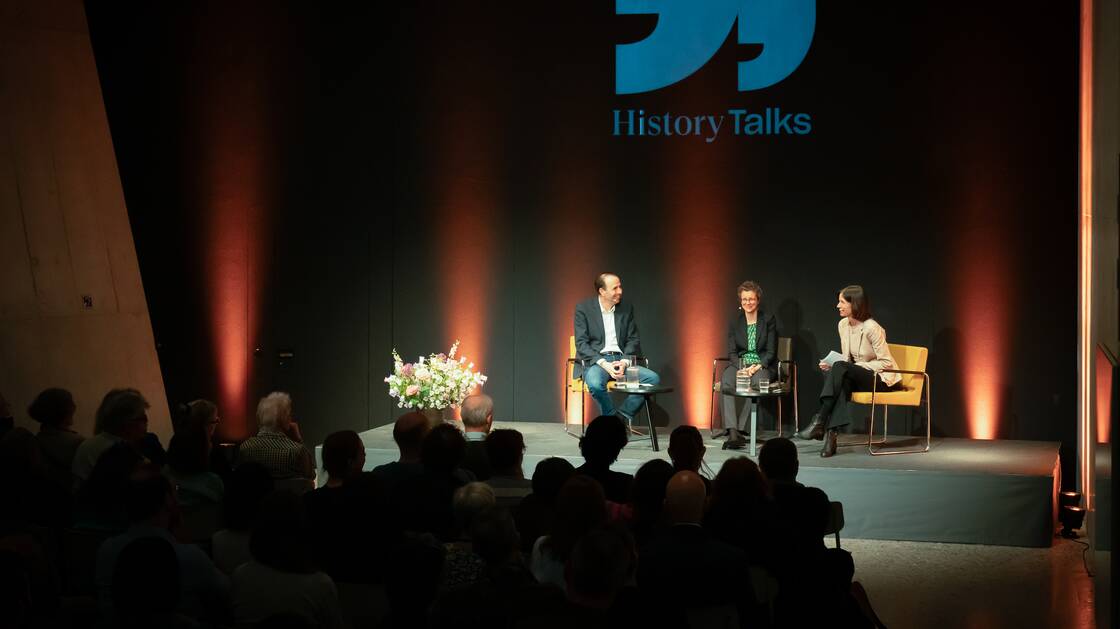 Wahlheimat des Kapitals: Wie die Schweiz zur Steueroase wurde | Die Historikerin Korinna Schönhärl und der Historiker Tobias Straumann | Moderation: Lea Haller | © Schweizerisches Nationalmuseum