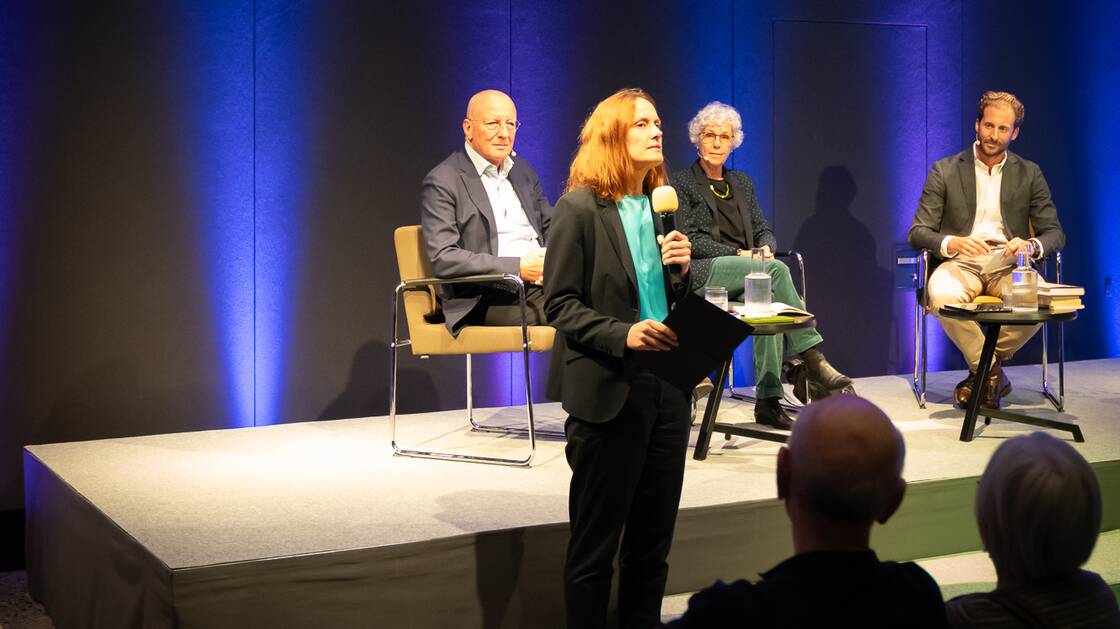 Kraft und Krise der Demokratie | Historikerin Brigitte Studer und der Publizist Roger de Weck | Moderation: Marc Tribelhorn, Redaktor NZZ | © Schweizerisches Nationalmuseum
