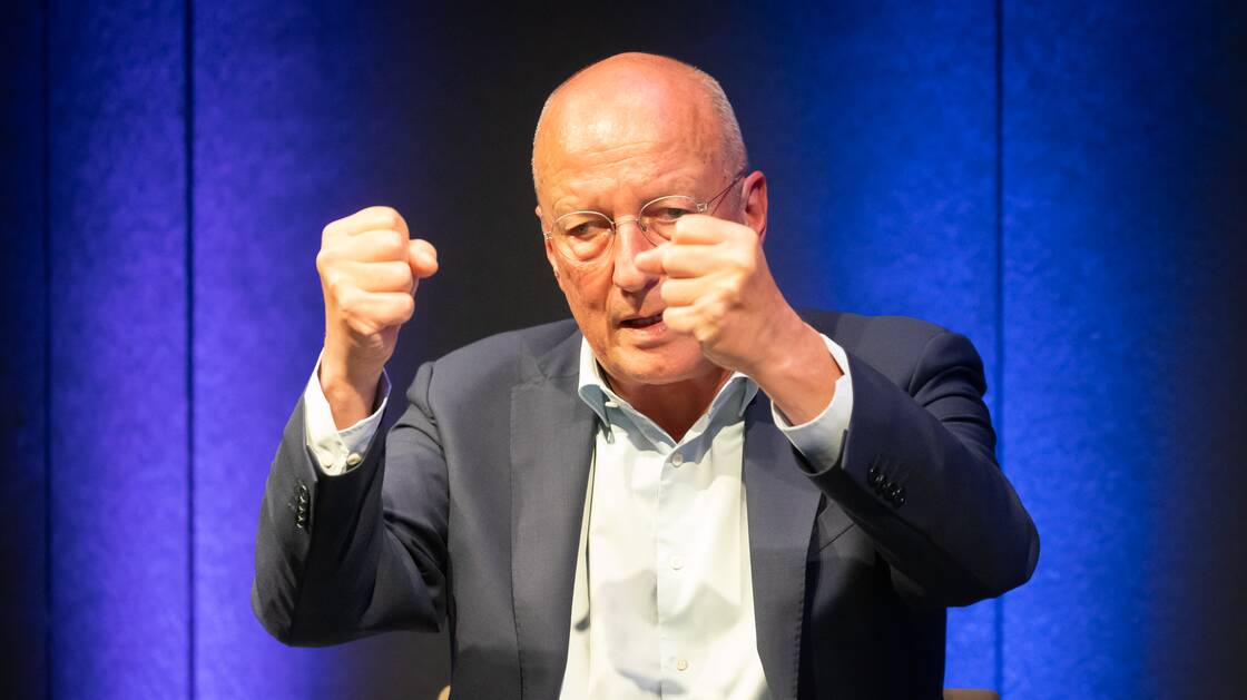 Kraft und Krise der Demokratie | Historikerin Brigitte Studer und der Publizist Roger de Weck | Moderation: Marc Tribelhorn, Redaktor NZZ | © Schweizerisches Nationalmuseum