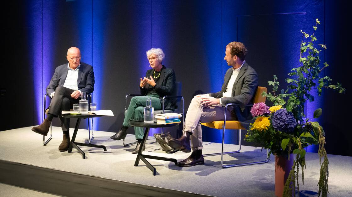 Kraft und Krise der Demokratie | Historikerin Brigitte Studer und der Publizist Roger de Weck | Moderation: Marc Tribelhorn, Redaktor NZZ | © Schweizerisches Nationalmuseum