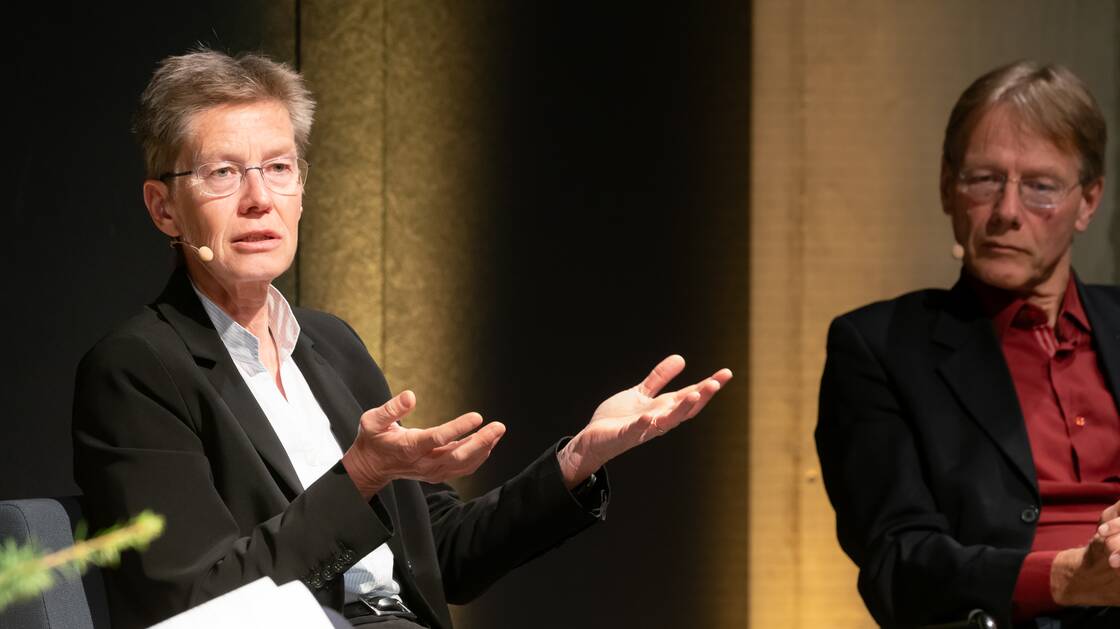 Rechtswissenschaftlerin Astrid Epiney, Historiker Thomas Maissen | Moderation: Peer Teuwsen | © Schweizerisches Nationalmuseum