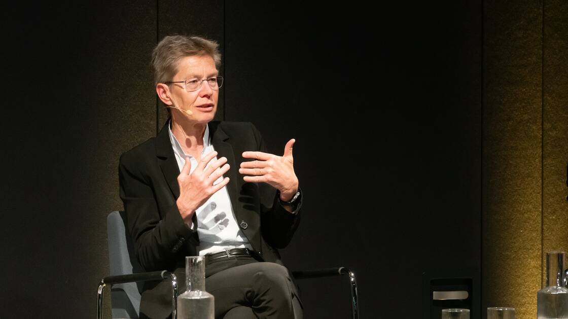 Rechtswissenschaftlerin Astrid Epiney, Historiker Thomas Maissen | Moderation: Peer Teuwsen | © Schweizerisches Nationalmuseum
