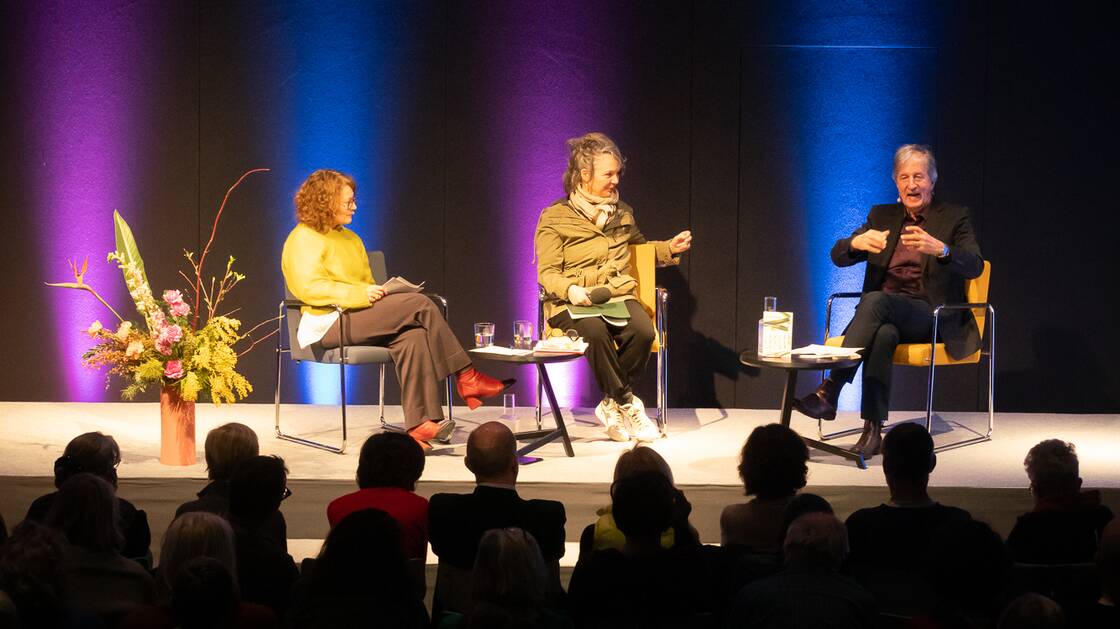 Fabrikation von Fakten | Schriftstellerinnen Melinda Nadj Abonji und Historiker Jakob Tanner | Moderation: Erika Hebeisen | © Schweizerisches Nationalmuseum