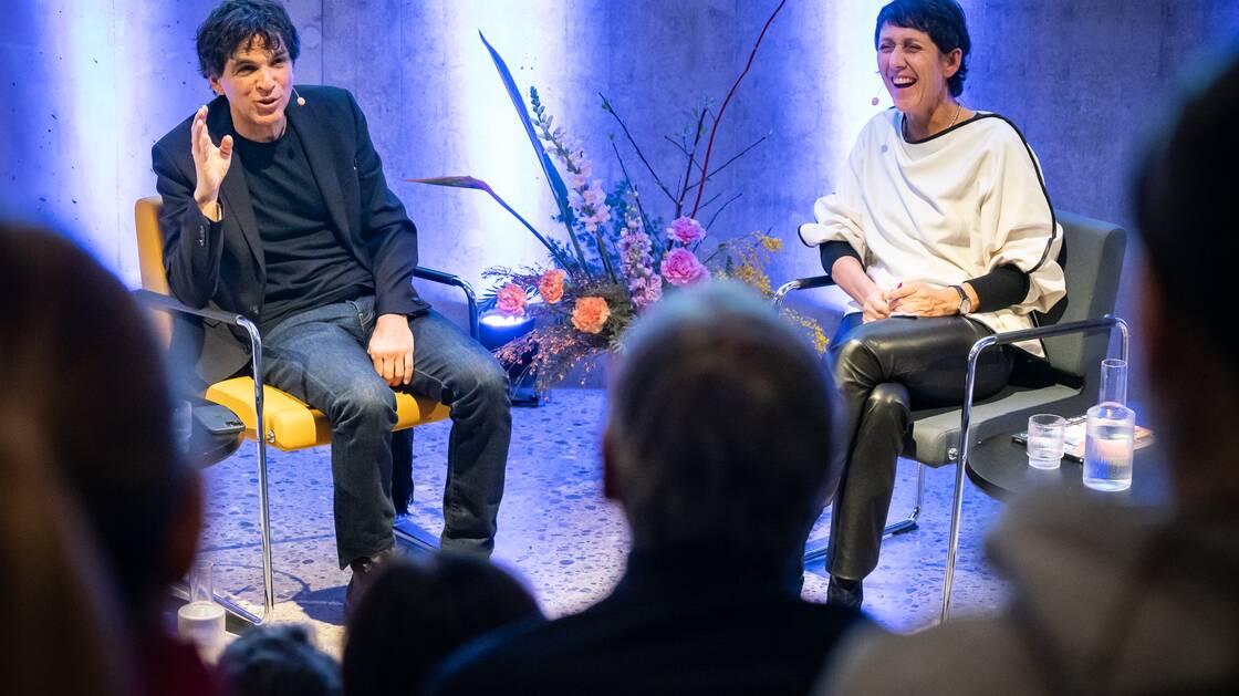 The Power of Cartoons | Political cartoonists: Patrick Chappatte | Presenter: Monika Schärer | © Schweizerisches Nationalmuseum