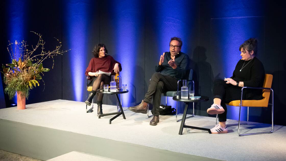 Grosse Diaspora – Migration aus Ex-Jugoslawien  | Historiker Damir Skenderovic und Soziologin Sandra King-Savic | Moderation: Inés Mateos, Expertin für Bildung und Diversität | © Schweizerisches Nationalmuseum