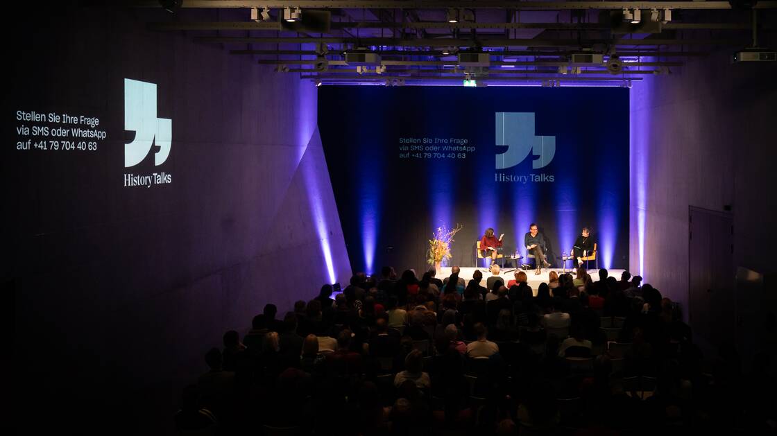 Grosse Diaspora – Migration aus Ex-Jugoslawien  | Historiker Damir Skenderovic und Soziologin Sandra King-Savic | Moderation: Inés Mateos, Expertin für Bildung und Diversität | © Schweizerisches Nationalmuseum