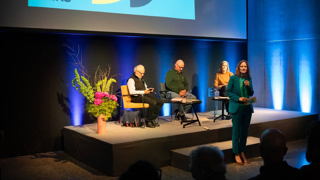 Zürich und die Drogen – 30 Jahre nach Platzspitz und Letten | Arzt André Seidenberg | Michael Herzig Historiker sowie langjähriger Drogenbeauftragter der Stadt Zürich | Julia Zutavern, die jahrelang für eine Serie zum Thema Zürcher Drogenpolitik recherchierte. | © Schweizerisches Nationalmuseum