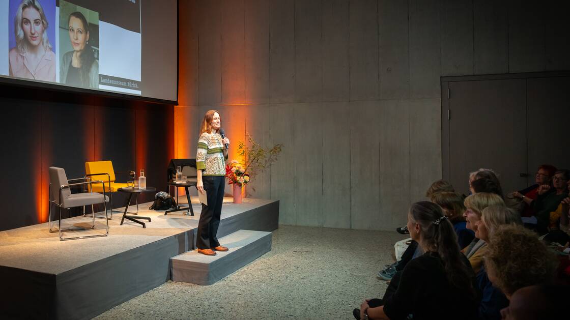 Geschlecht und Psyche | Nationalrätin und Autorin: Anna Rosenwasser | Psychoanalytikerin und Kulturwissenschaftlerin: Monika Gsell | Moderation: Christina Caprez | © Schweizerisches Nationalmuseum