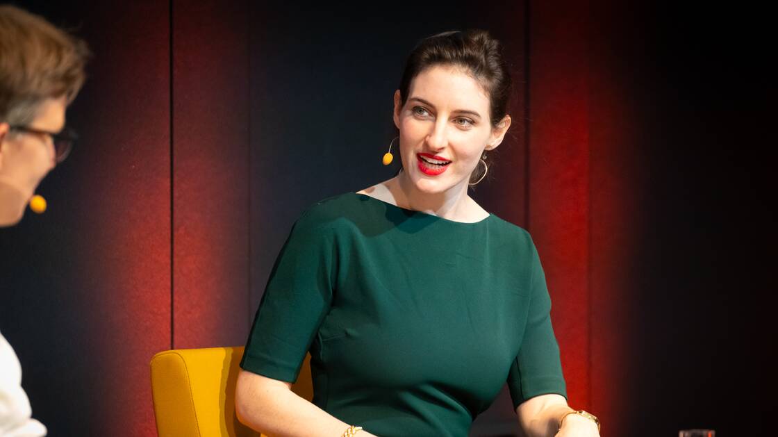 Geschlecht und Psyche | Nationalrätin und Autorin: Anna Rosenwasser | Psychoanalytikerin und Kulturwissenschaftlerin: Monika Gsell | Moderation: Christina Caprez | © Schweizerisches Nationalmuseum