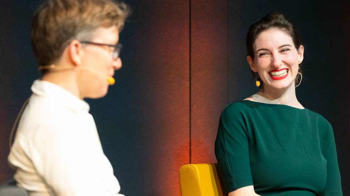 Geschlecht und Psyche | Nationalrätin und Autorin: Anna Rosenwasser | Psychoanalytikerin und Kulturwissenschaftlerin: Monika Gsell | Moderation: Christina Caprez | © Schweizerisches Nationalmuseum