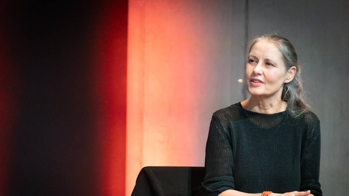 Geschlecht und Psyche | Nationalrätin und Autorin: Anna Rosenwasser | Psychoanalytikerin und Kulturwissenschaftlerin: Monika Gsell | Moderation: Christina Caprez | © Schweizerisches Nationalmuseum