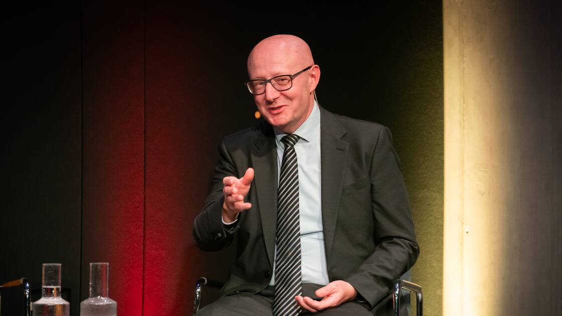 Heute Abstimmung! – Direkte Demokratie im Fokus | Historiker: David Hesse | Journalist Philipp Loser | Bundeskanzler: Viktor Rossi | Moderation: Christina Caprez | © Schweizerisches Nationalmuseum